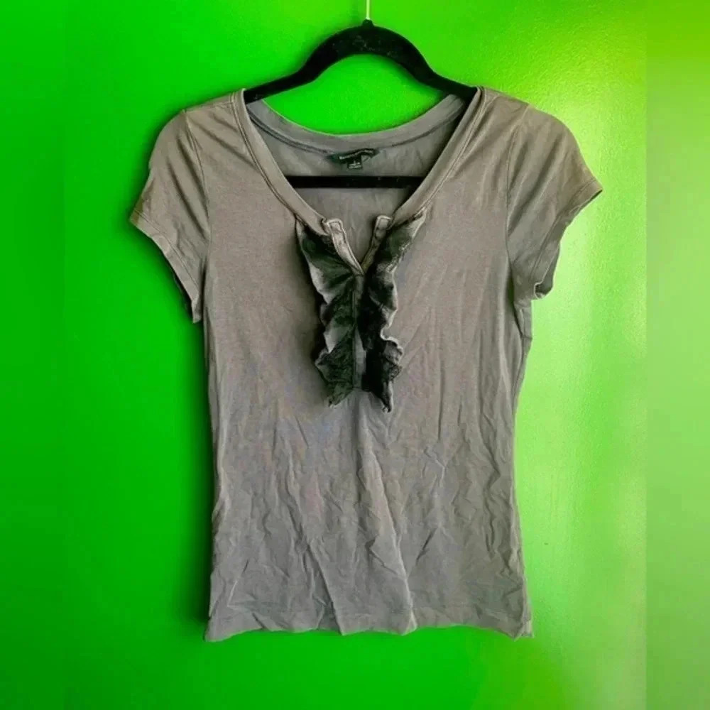 Banana Republic Gray Lace Front Tee Shirt Tshirtโ Size Small EUC!